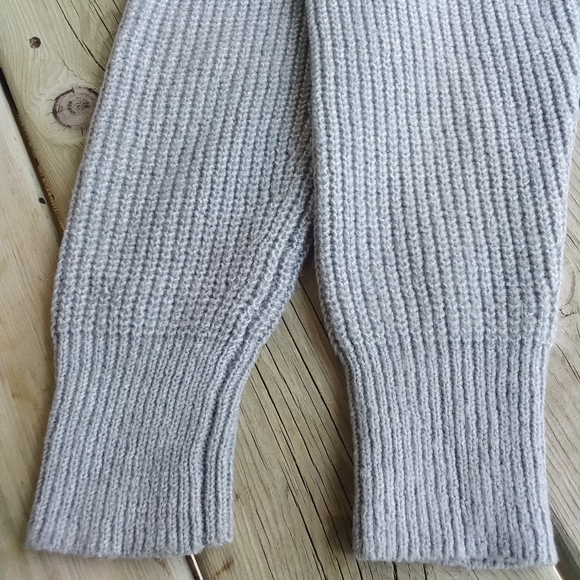 Dynamite Knit V-neck Sweater Grey Size  S - Picture 3 of 8